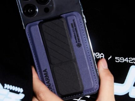 Skinarma KADO Magnetic Card Holder with Grip Stand