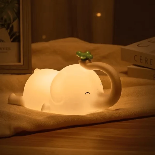 مصباح ليلي من السيليكون من دامبو