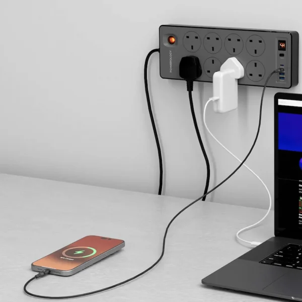 شريط الطاقة Powerology 8AC 2990W PD 20W